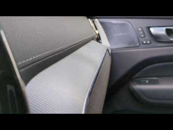 Photo 24 du bon plan VOLVO XC60 T6 Hybride Rechargeable 253 + 145ch Ultra Style Dark Geartronic 8 AWD occasion à 53900 €