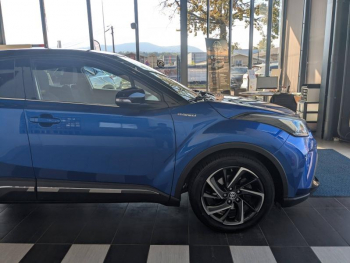 Photo 4 du bon plan TOYOTA C-HR 184h Graphic 2WD E-CVT MC19 occasion à 19990 €