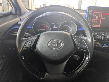 Photo 13 du bon plan TOYOTA C-HR 184h Graphic 2WD E-CVT MC19 occasion à 19990 €