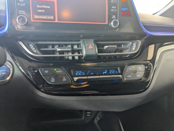 Photo 16 du bon plan TOYOTA C-HR 184h Graphic 2WD E-CVT MC19 occasion à 19990 €