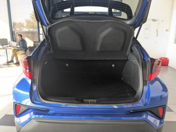 Photo 19 du bon plan TOYOTA C-HR 184h Graphic 2WD E-CVT MC19 occasion à 19990 €