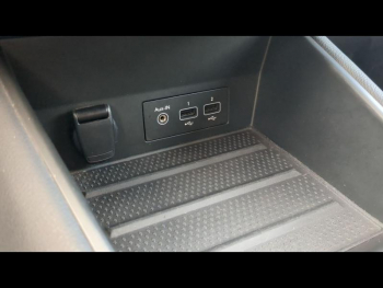 Photo 18 du bon plan RENAULT Captur 1.6 E-Tech Plug-in 160ch Intens occasion à 14390 €