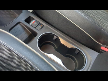 Photo 20 du bon plan RENAULT Captur 1.6 E-Tech Plug-in 160ch Intens occasion à 14390 €