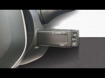 Photo 22 du bon plan RENAULT Captur 1.6 E-Tech Plug-in 160ch Intens occasion à 14390 €