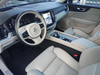 Photo 3 du bon plan VOLVO V60 B3 163ch Ultimate Style Dark DCT 7 occasion à 38490 €