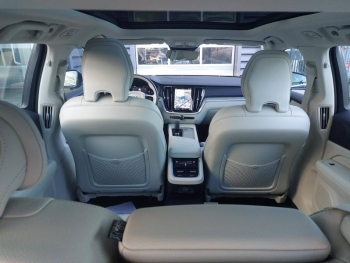 Photo 17 du bon plan VOLVO V60 B3 163ch Ultimate Style Dark DCT 7 occasion à 38490 €