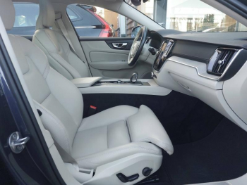 Photo 21 du bon plan VOLVO V60 B3 163ch Ultimate Style Dark DCT 7 occasion à 38490 €