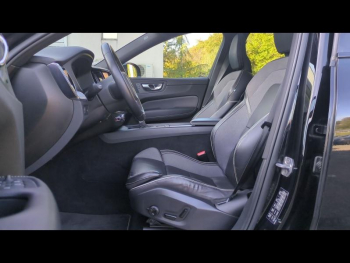 Photo 8 du bon plan VOLVO XC60 D4 AdBlue 190ch R-Design Geartronic occasion à 30690 €