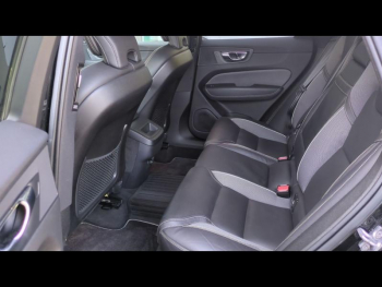 Photo 18 du bon plan VOLVO XC60 D4 AdBlue 190ch R-Design Geartronic occasion à 30690 €