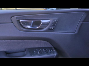 Photo 21 du bon plan VOLVO XC60 D4 AdBlue 190ch R-Design Geartronic occasion à 30690 €