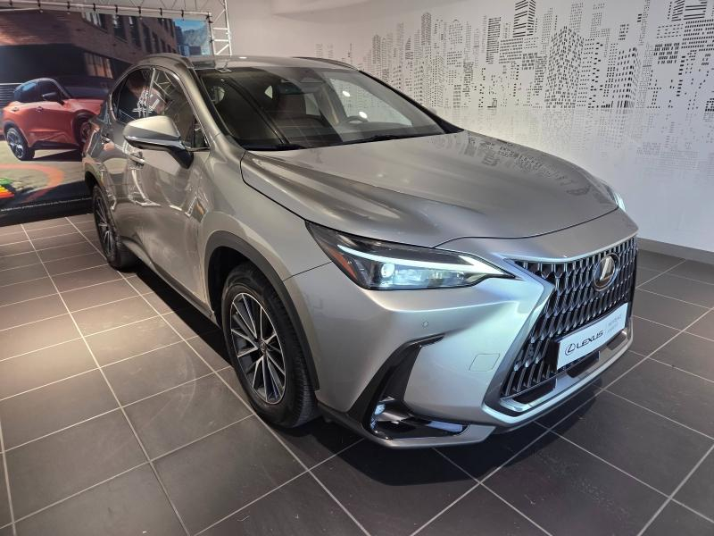 Bon plan LEXUS NX 450h+ Luxe 4WD occasion à 43990 €
