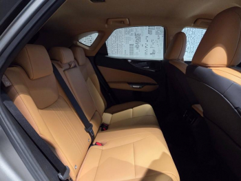 Photo 12 du bon plan LEXUS NX 450h+ Luxe 4WD occasion à 43990 €