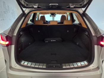 Photo 13 du bon plan LEXUS NX 450h+ Luxe 4WD occasion à 43990 €