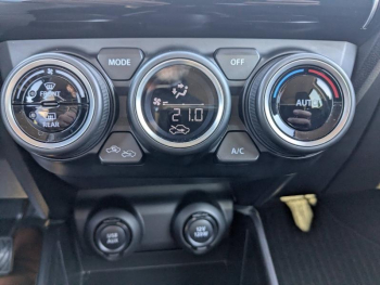 Photo 18 du bon plan SUZUKI Swift 1.2 Dualjet Hybrid 83ch Pack AllGrip occasion à 16990 €