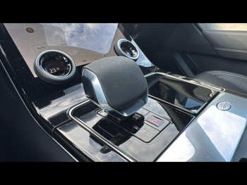 Photo 17 du bon plan LAND-ROVER Range Rover Velar 2.0 P400e 404ch PHEV R-Dynamic SE AWD BVA occasion à 71700 €