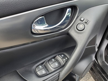 Photo 11 du bon plan NISSAN Qashqai 1.6 dCi 130ch N-Connecta occasion à 14990 €