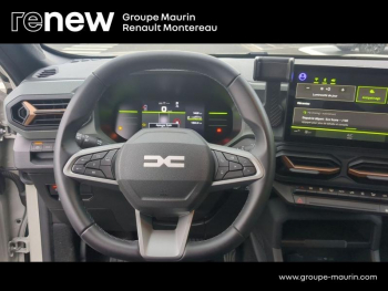 Photo 30 du bon plan DACIA Duster 1.6 hybrid 140ch Extreme occasion à 28990 €