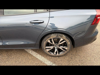 Photo 13 du bon plan VOLVO V60 B4 197ch Plus Style Dark DCT 7 occasion à 44900 €