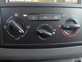 Photo 19 du bon plan PEUGEOT Partner Standard 1.6 BlueHDi 100ch Premium Pack occasion à 11990 €