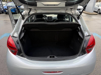 Photo 17 du bon plan PEUGEOT 208 1.6 BlueHDi 75ch Active 5p occasion à 7990 €