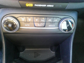 Photo 5 du bon plan FORD Fiesta 1.0 Flexifuel 95ch Titanium Business 5p occasion à 16900 €