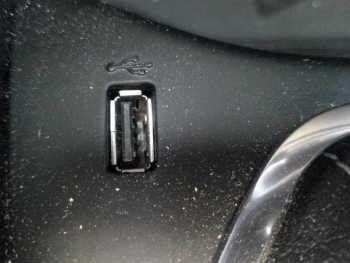 Photo 11 du bon plan FORD Fiesta 1.0 Flexifuel 95ch Titanium Business 5p occasion à 16900 €