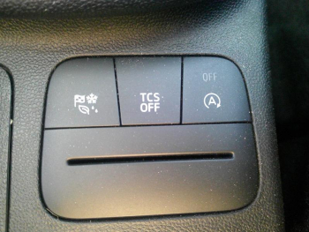 Photo 12 du bon plan FORD Fiesta 1.0 Flexifuel 95ch Titanium Business 5p occasion à 16900 €