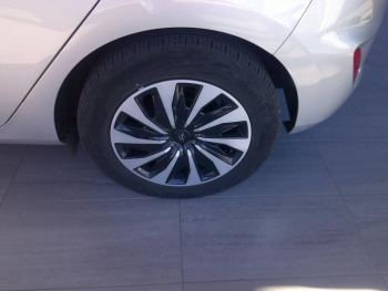 Photo 19 du bon plan FORD Fiesta 1.0 Flexifuel 95ch Titanium Business 5p occasion à 16900 €