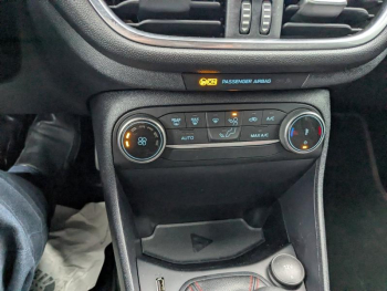 Photo 10 du bon plan FORD Fiesta 1.0 Flexifuel 95ch ST-Line X 5p occasion à 18490 €