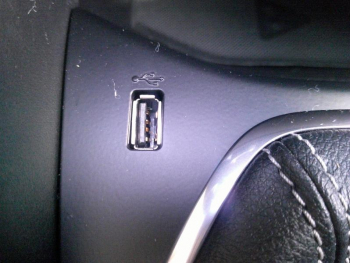 Photo 12 du bon plan FORD Fiesta 1.0 Flexifuel 95ch Titanium Business 5p occasion à 15500 €