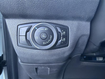 Photo 22 du bon plan FORD Transit Courier VUL 1.0E 100ch Stop&Start Ambiente occasion à 9490 €