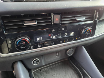 Photo 26 du bon plan NISSAN Qashqai 1.3 Mild Hybrid 158ch Tekna+ Xtronic occasion à 26490 €