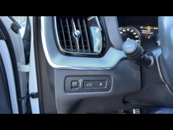 Photo 27 du bon plan VOLVO XC60 T8 AWD Recharge 303 + 87ch R-Design Geartronic occasion à 31890 €