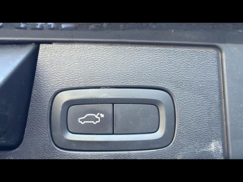 Photo 28 du bon plan VOLVO XC60 T8 AWD Recharge 303 + 87ch R-Design Geartronic occasion à 31890 €