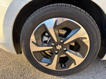 Photo 9 du bon plan SUZUKI Swift 1.2 Hybrid 83ch Pack Auto occasion à 18990 €