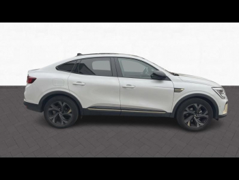 Photo 3 du bon plan RENAULT Arkana 1.6 E-Tech hybride 145ch Engineered -22 occasion à 25690 €