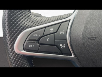 Photo 24 du bon plan RENAULT Arkana 1.6 E-Tech hybride 145ch Engineered -22 occasion à 25690 €