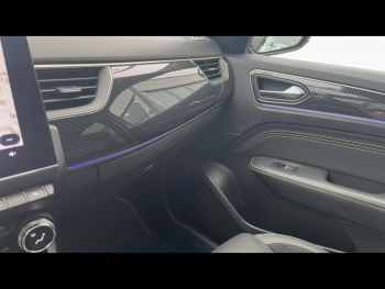 Photo 30 du bon plan RENAULT Arkana 1.6 E-Tech hybride 145ch Engineered -22 occasion à 25690 €