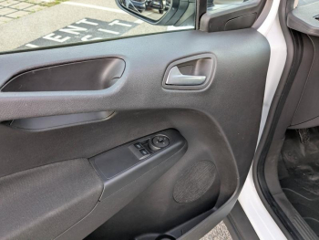 Photo 9 du bon plan FORD Transit Courier VUL 1.0E 100ch Stop&Start Trend occasion à 12400 €