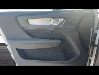 Photo 17 du bon plan VOLVO XC40 B3 163ch Plus DCT 7 occasion à 37200 €