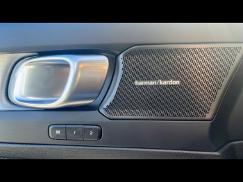 Photo 18 du bon plan VOLVO XC40 B3 163ch Plus DCT 7 occasion à 37200 €