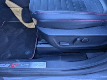 Photo 25 du bon plan FORD Kuga 2.5 Duratec 190ch FHEV ST-Line X BVA i-AWD occasion à 25590 €