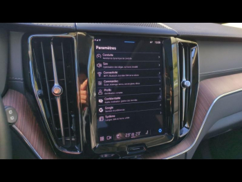 Photo 36 du bon plan VOLVO XC60 B4 197ch Ultimate Style Dark Geartronic occasion à 45900 €