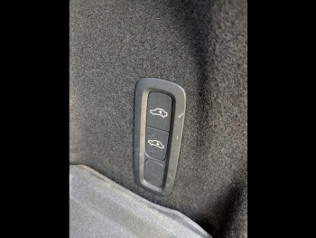 Photo 38 du bon plan VOLVO XC60 B4 197ch Ultimate Style Dark Geartronic occasion à 45900 €