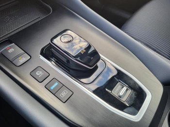 Photo 4 du bon plan NISSAN Qashqai e-POWER 190ch Tekna occasion à 34890 €