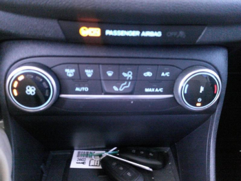 Photo 16 du bon plan FORD Fiesta 1.0 Flexifuel 95ch Titanium Business 5p occasion à 15900 €