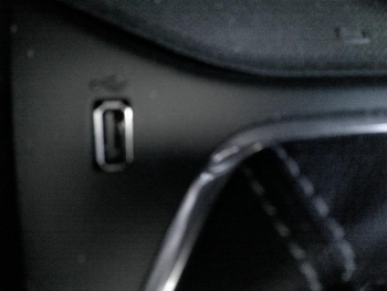 Photo 17 du bon plan FORD Fiesta 1.0 Flexifuel 95ch Titanium Business 5p occasion à 15900 €