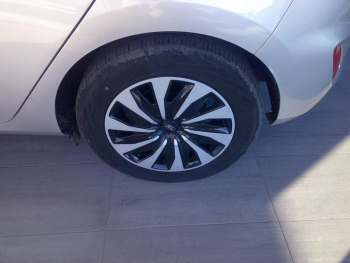 Photo 22 du bon plan FORD Fiesta 1.0 Flexifuel 95ch Titanium Business 5p occasion à 15900 €