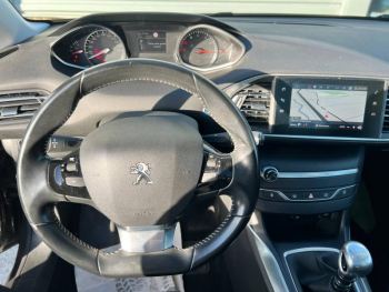 Photo 8 du bon plan PEUGEOT 308 1.2 PureTech 130ch E6.c S&S Tech Edition 6cv occasion à 9490 €