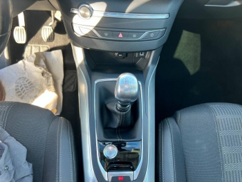 Photo 11 du bon plan PEUGEOT 308 1.2 PureTech 130ch E6.c S&S Tech Edition 6cv occasion à 9490 €